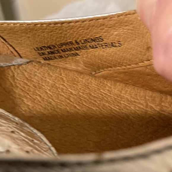 Born Women’s Silver-tone Shoes. Size 7.5 - Picture 10 of 11